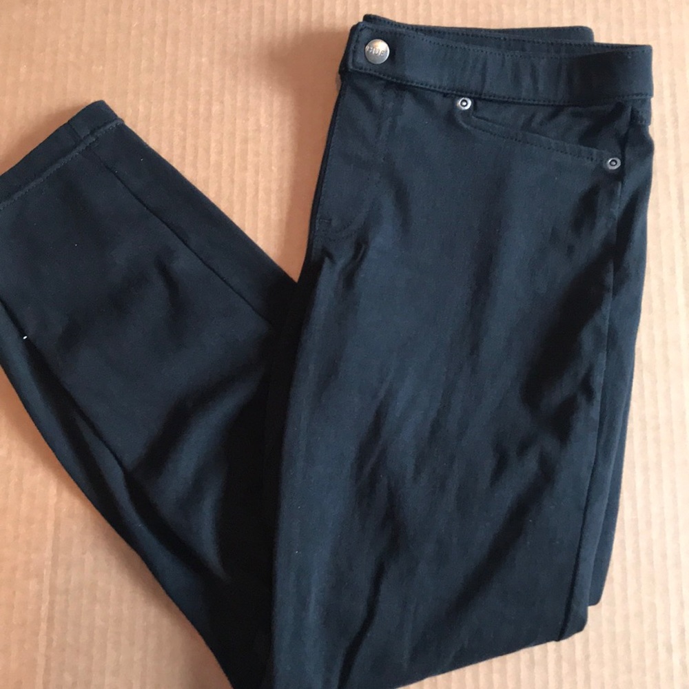 HUE black crop skinny jeggings